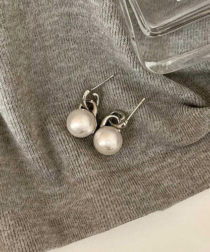 Brief Silk Copper Alloy Pearl Stud Earrings