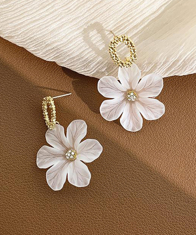 New White Alloy Resin Stud Earrings