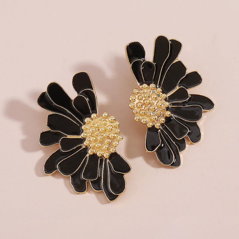 Retro Alloy Pattern Earrings