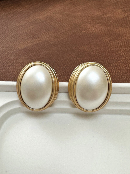 Estelle Oval Earrings