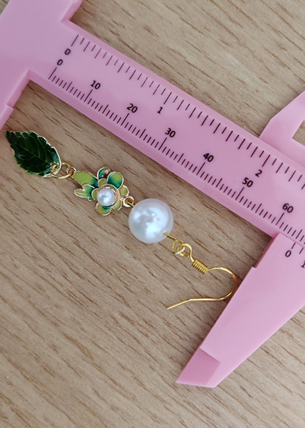 Green Paintings Leaf Metal Pearl Drop Earrings