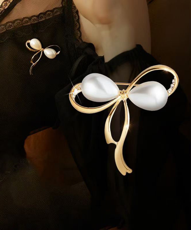 Gold Alloy Zircon Pearl Brooch