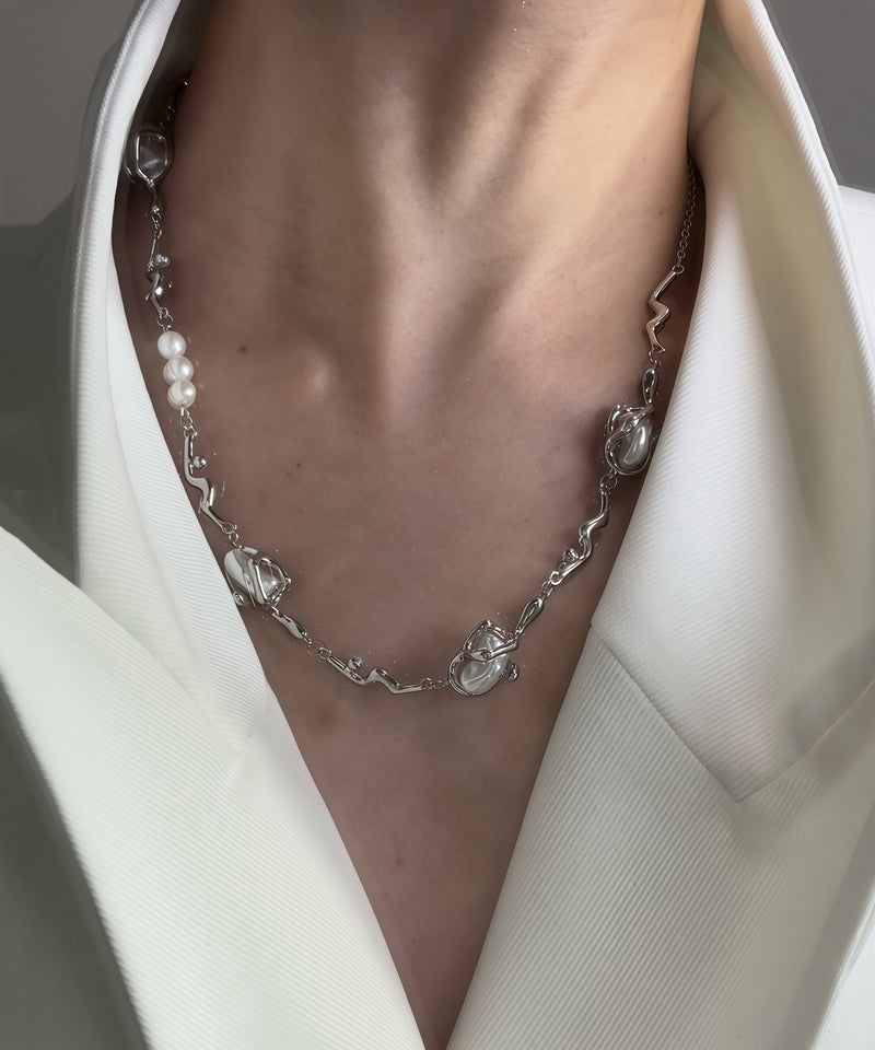 Silvery Asymmetrical Design Pearl Metal Choker