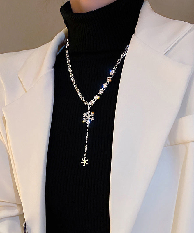 Silk Alloy Zircon Snowflake Pendant Necklace