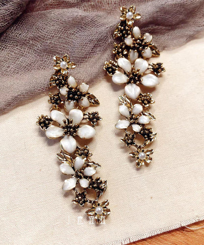 Retro White Alloy Tassel Drop Earrings