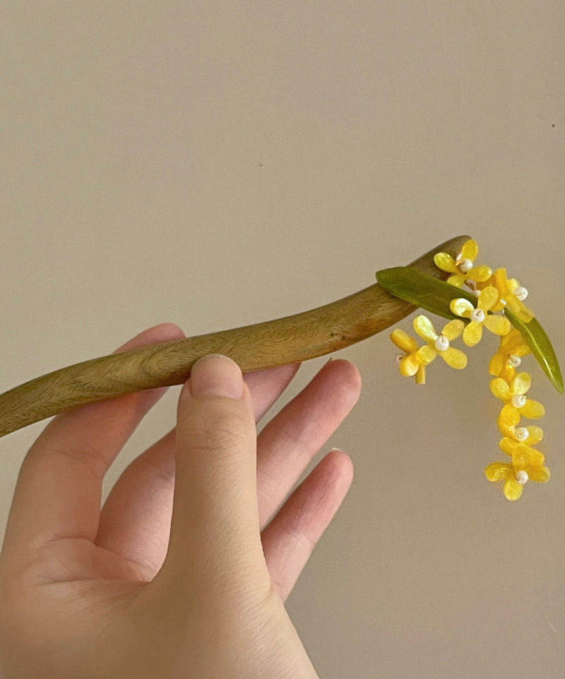 Retro Yellow Green Sandalwood Hairpin
