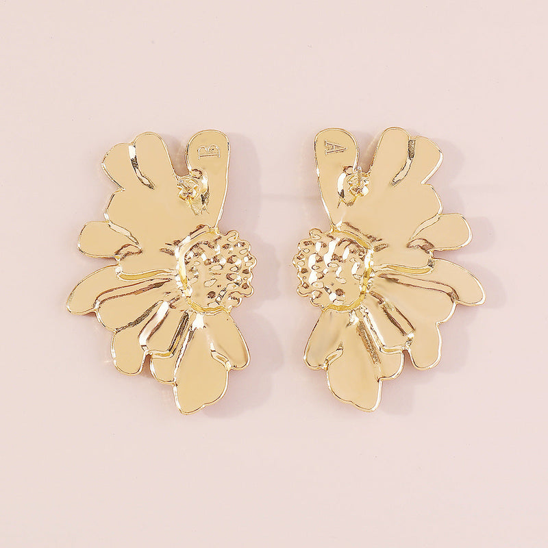 Retro Alloy Pattern Earrings