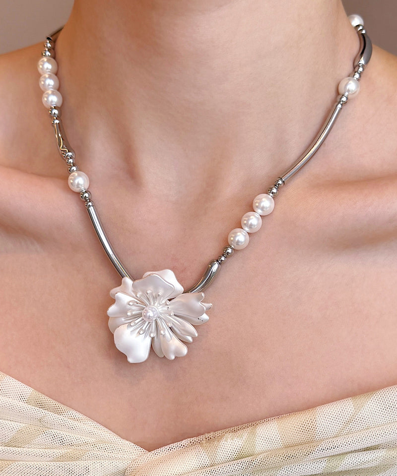 White Pearl Alloy Pendant Necklace