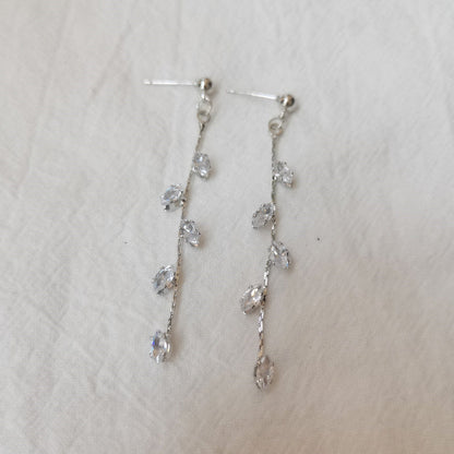 Jaylanie Zircon Leaf Dangle Earrings