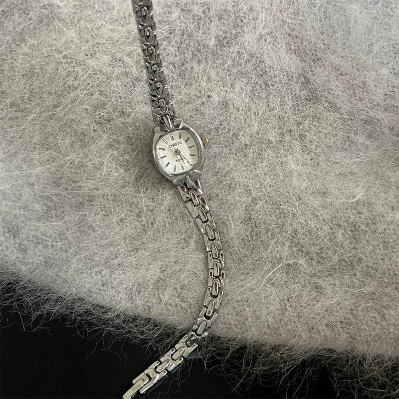 -style Small Square Bracelet Watch