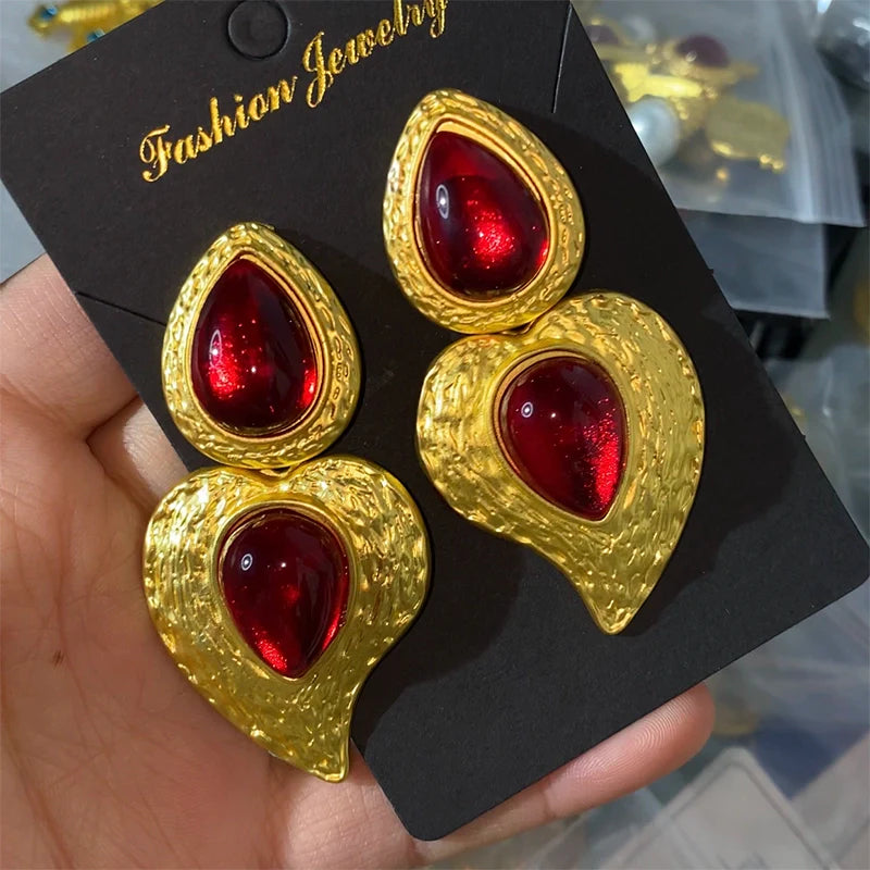 Lynnleigh Exaggerated Heart Earrings