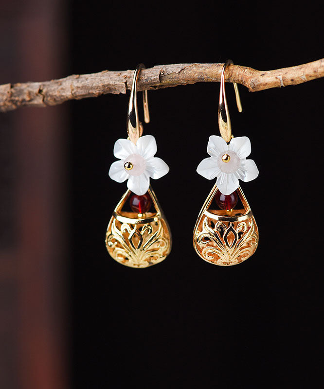 Simple White Shell Flower Red Gem Stone 14k Gold Stud Earrings