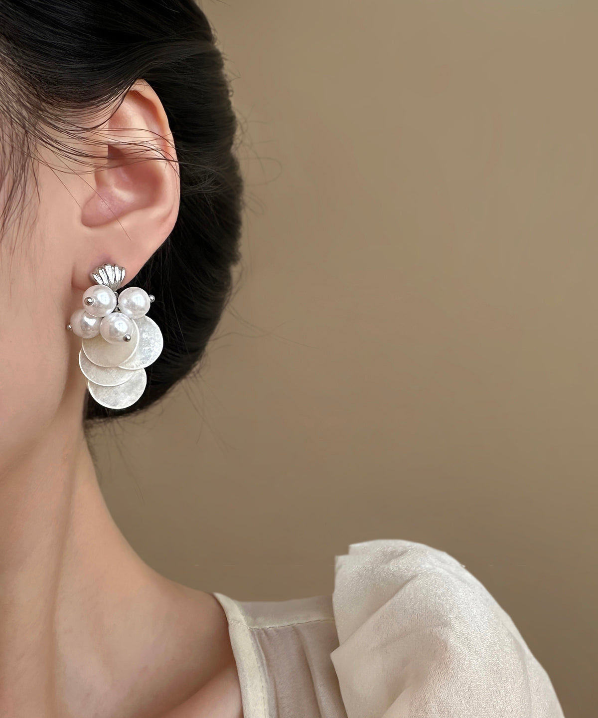 White Silver Pearl Shell Tasseldrop Earring
