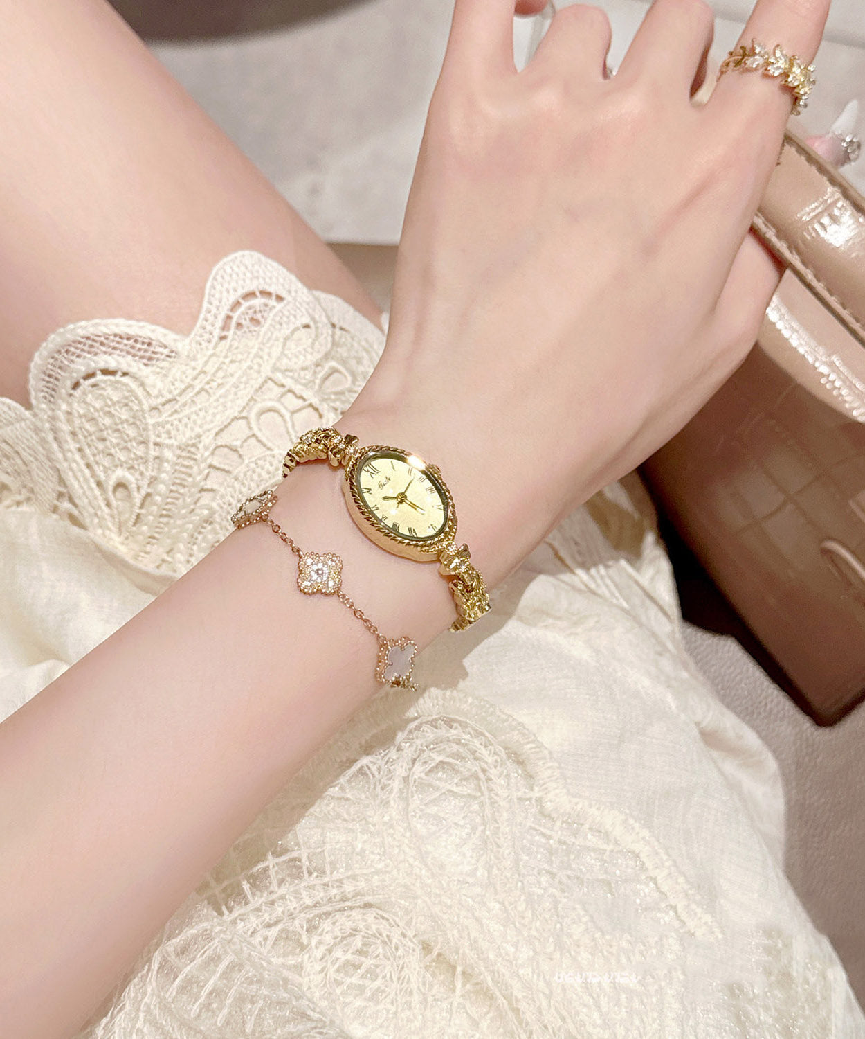 New Silk Alloy Zircon Quartz Movement Watches