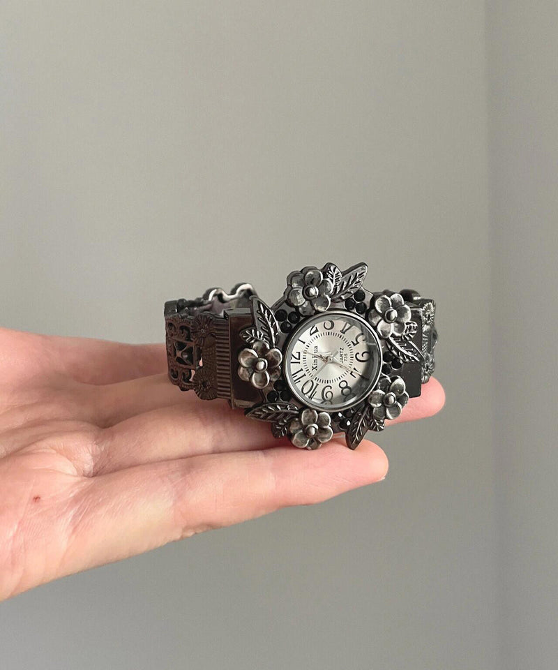 Retro Black Metal Hollow Out Watches