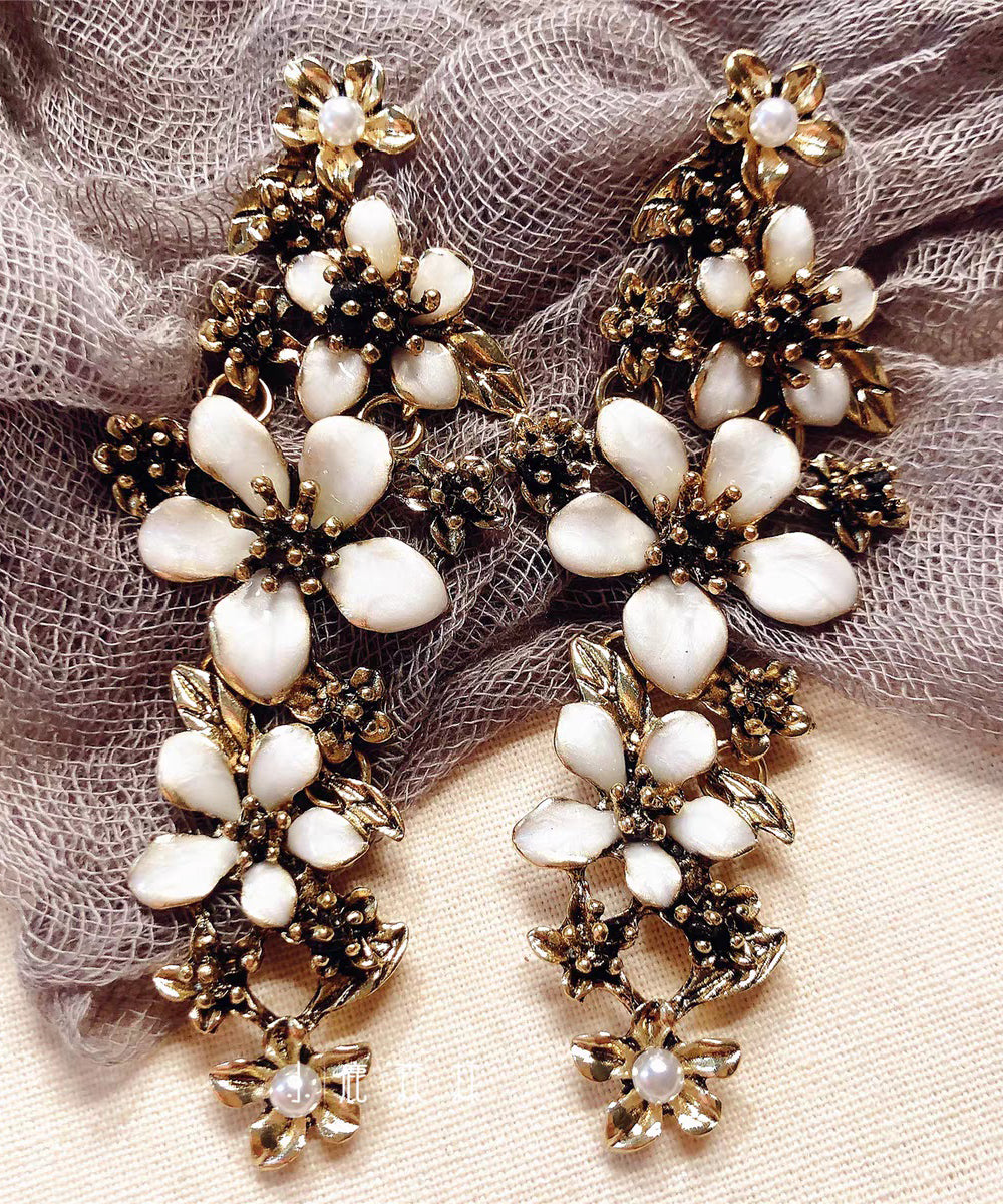 Retro White Alloy Tassel Drop Earrings