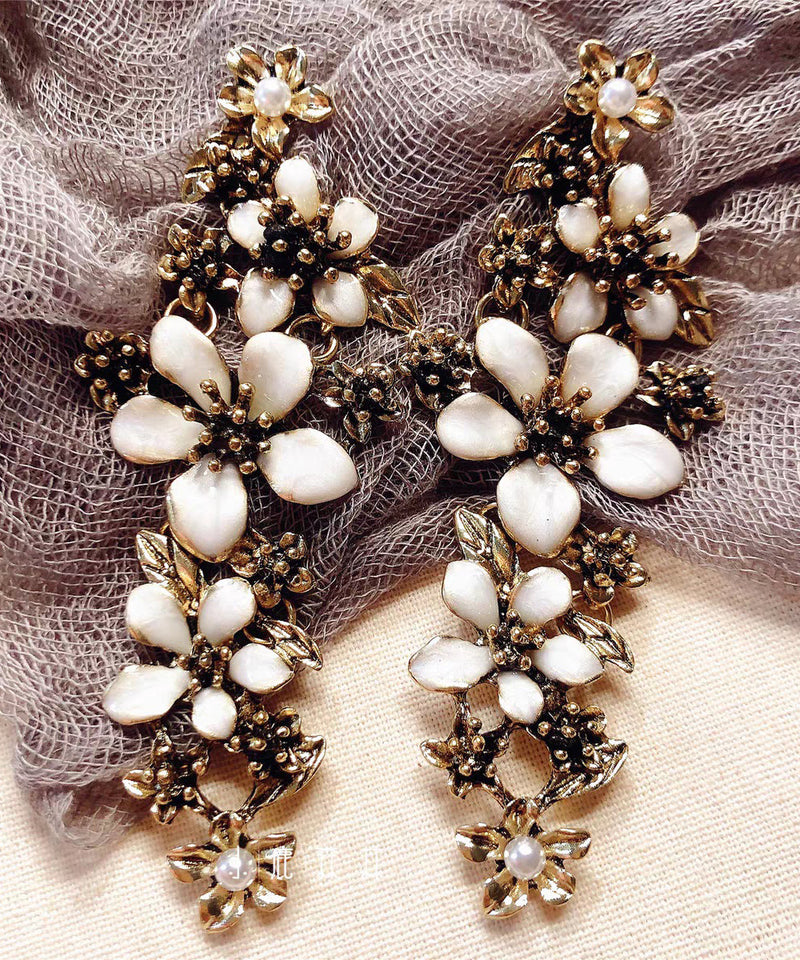 Retro White Alloy Tassel Drop Earrings