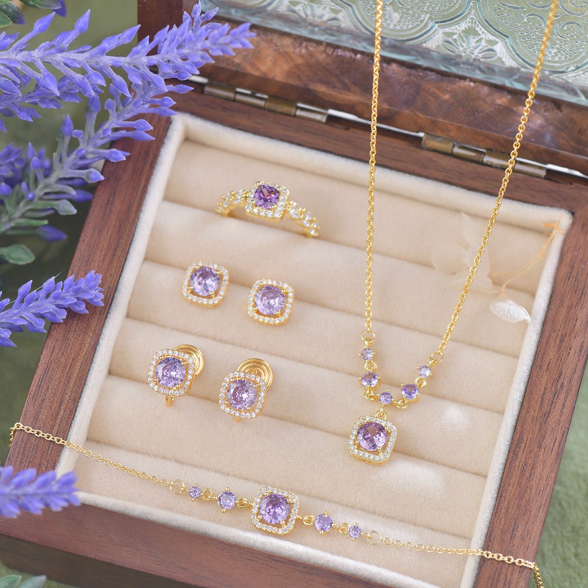 Angelica Baroque Necklace