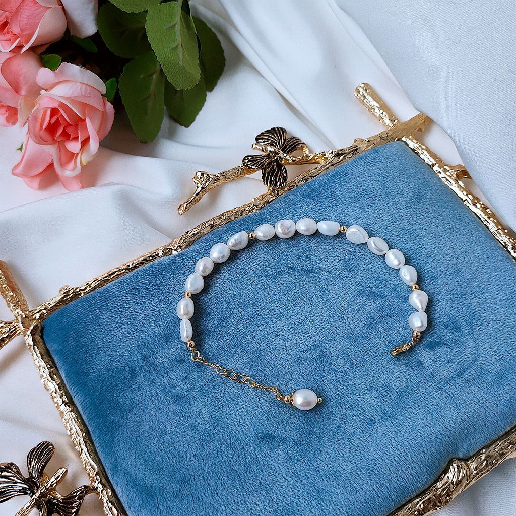 Avery Baroque Pearl Bracelet