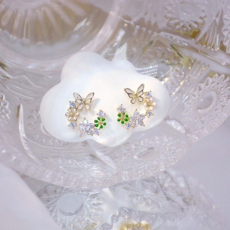 [] Butterfly Stud Earrings - Nadia