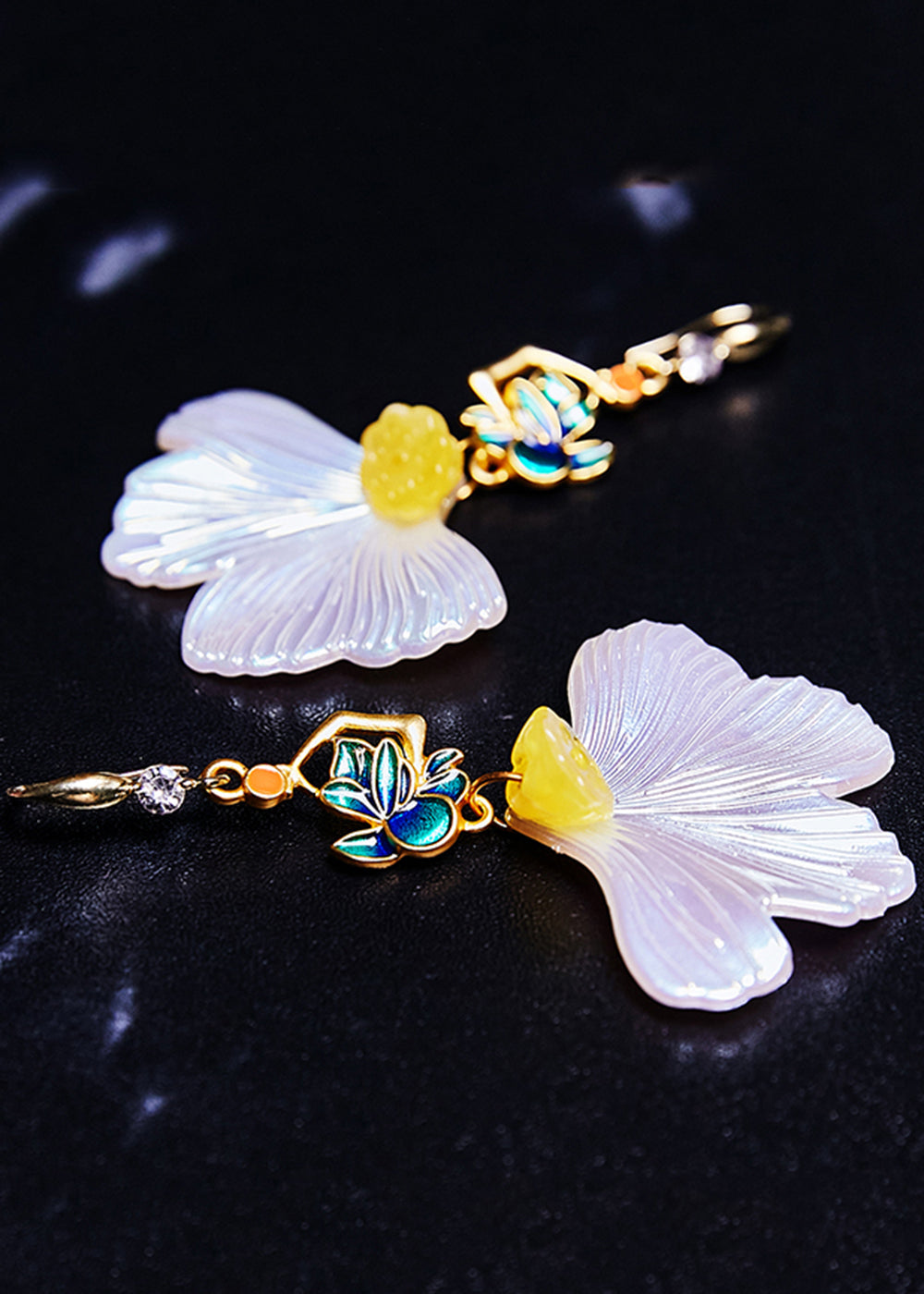 White Ginkgo Leaf Gilding Drop Earrings