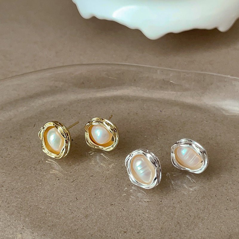 Dorothy Pearl Stud Earrings in Gold