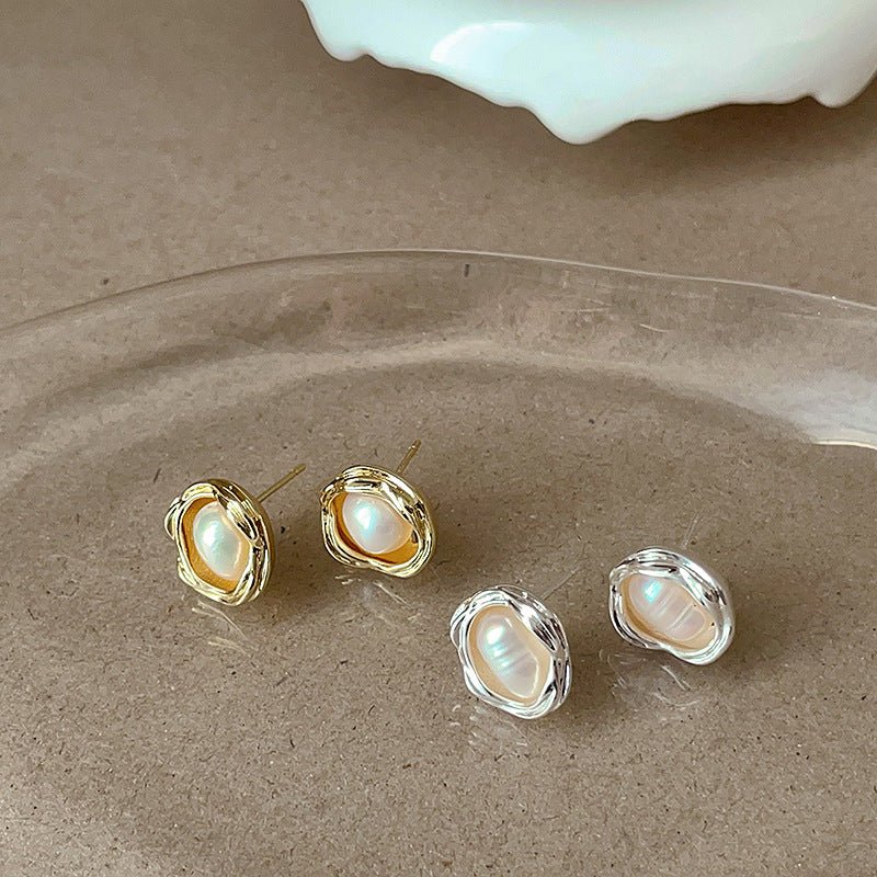 Dorothy Pearl Stud Earrings in Gold