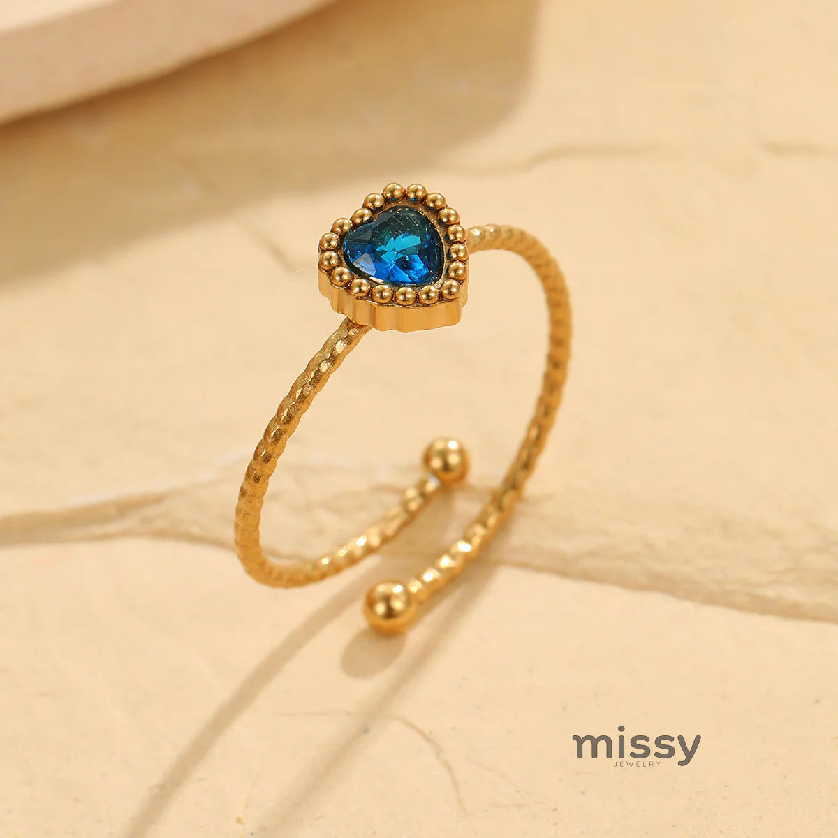 Gisselle Retro Heart Open Ring