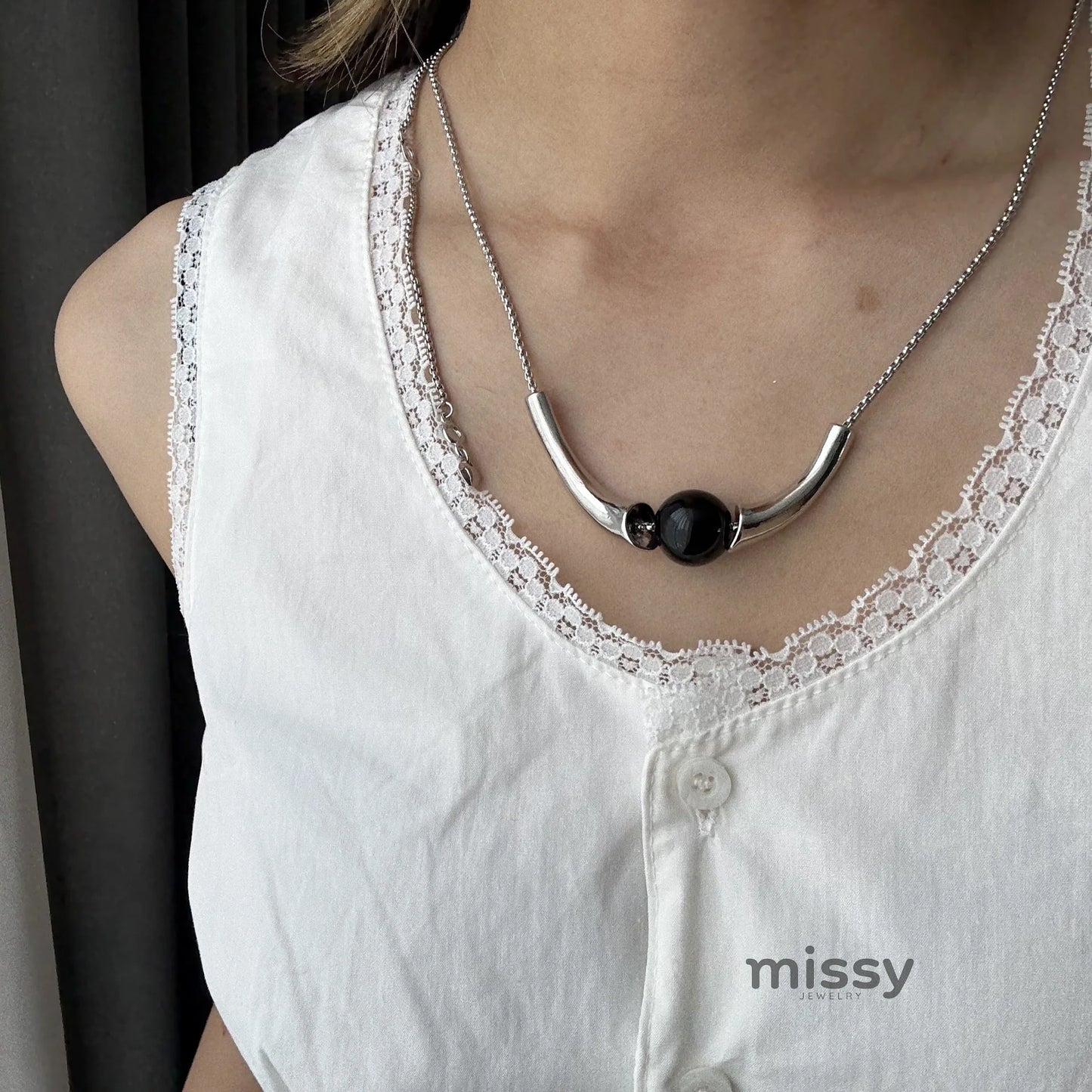 Sullivan Asymmetric Agate Horn Necklace