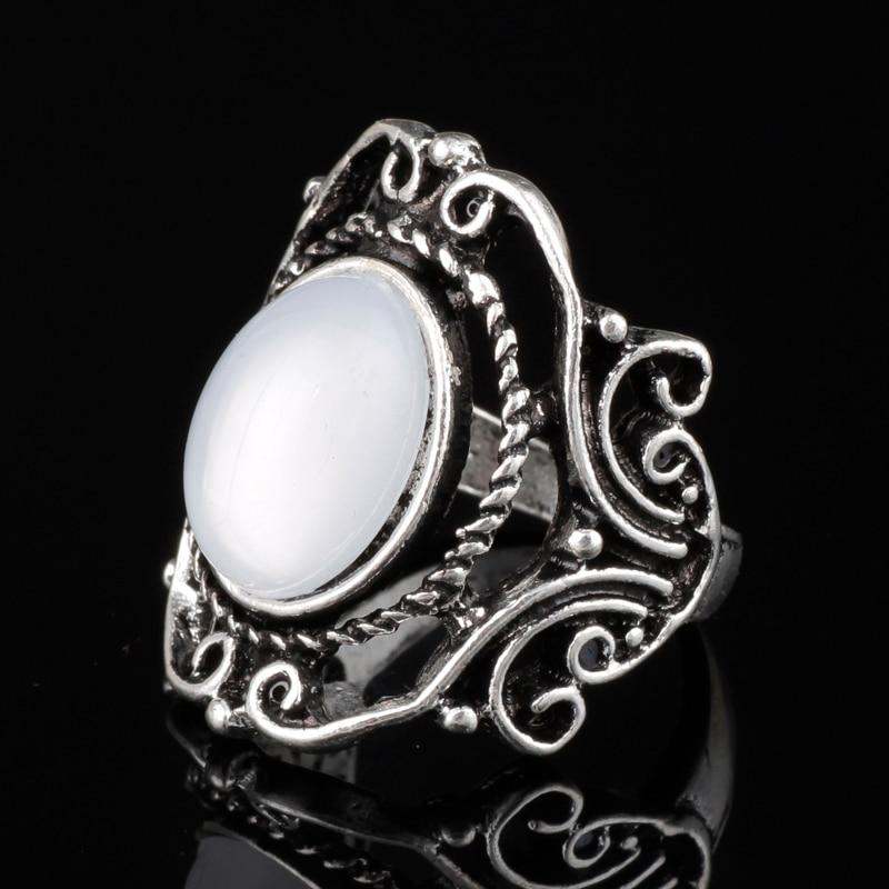 Style Oval Moonstone Ring