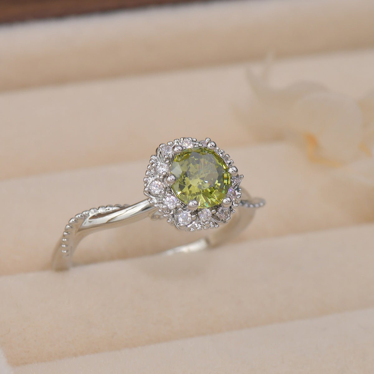 Twist Peridot Ring in Silver