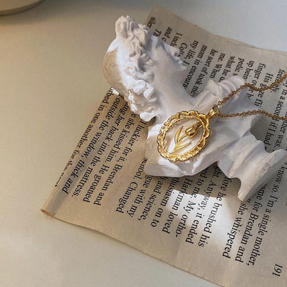 Tulip Necklace